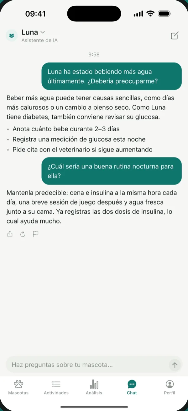 Asistente de IA de PetVitals respondiendo con el historial de la mascota